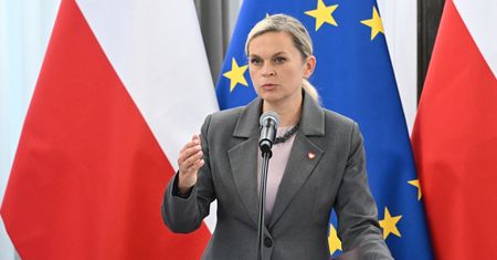 Nowacka z apelem. "Mam nadzieję, że rodzice zdecydują mądrze"