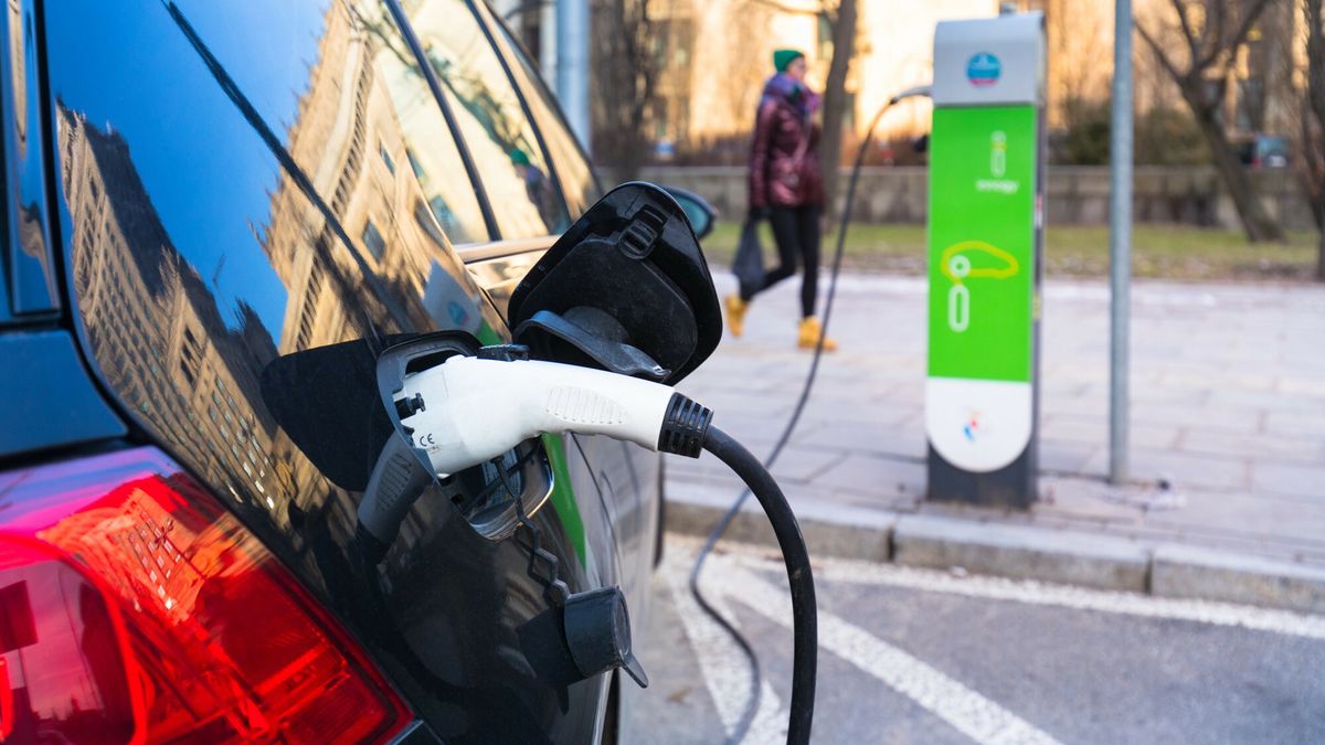 Chiny dominują na rynku aut elektrycznych