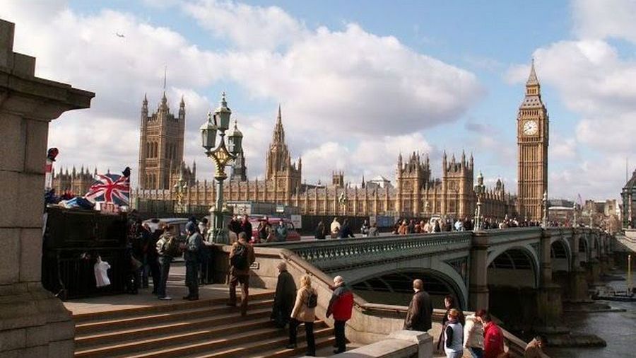 Część z Polaków mieszkających na Wyspach przez koronawirusa wróciła do Polski.