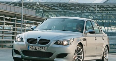 Używane BMW M5 E60 - kontrowersyjne, ale piekielnie szybkie