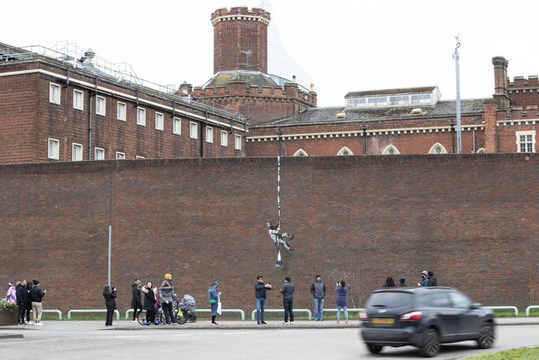 Banksy chce kupić budynek więzienia. Słynny artysta ma konkretny plan