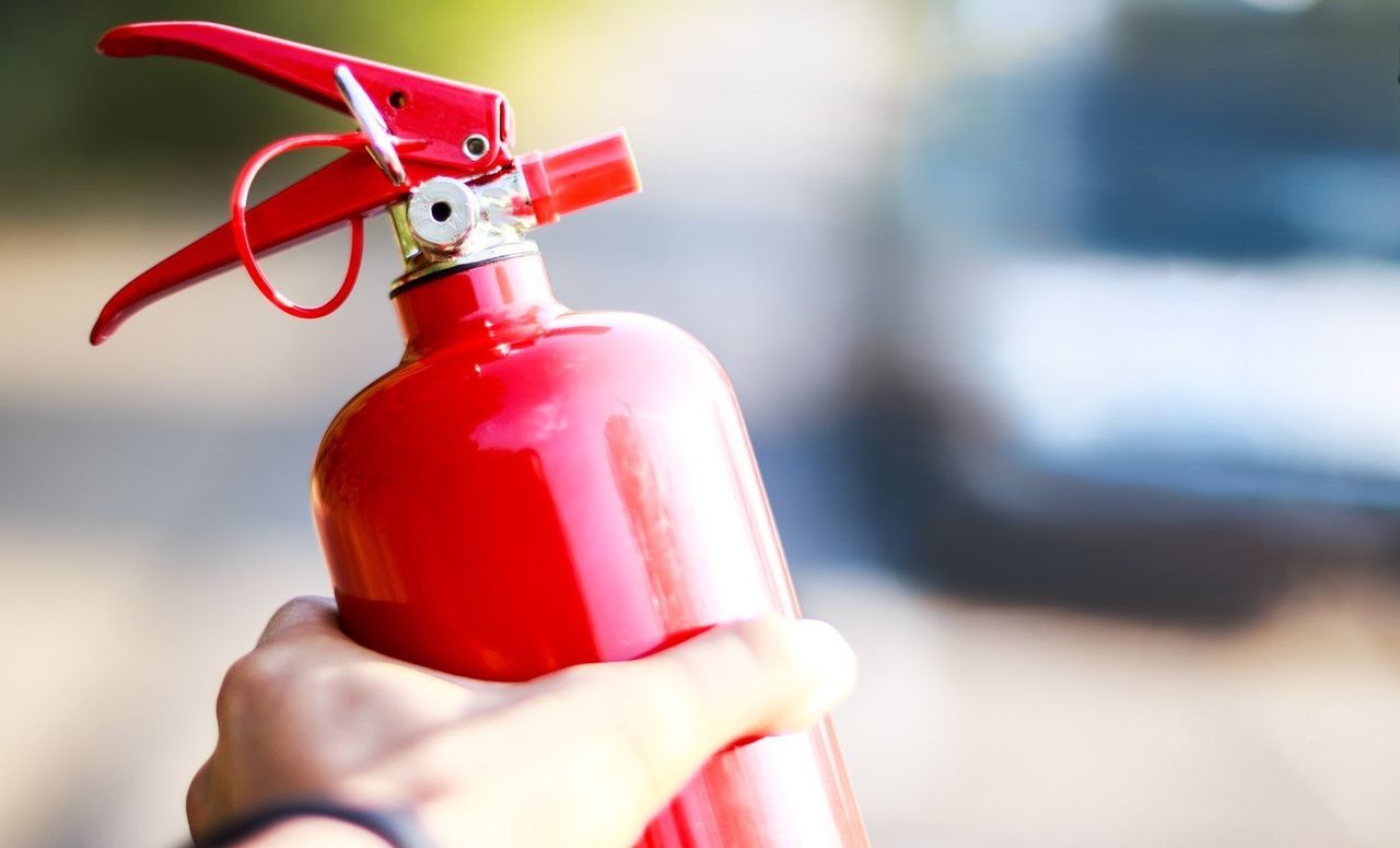 Maków Mazowiecki: 70-letni mężczyzna zaatakował ratownika medycznego w szpitalu