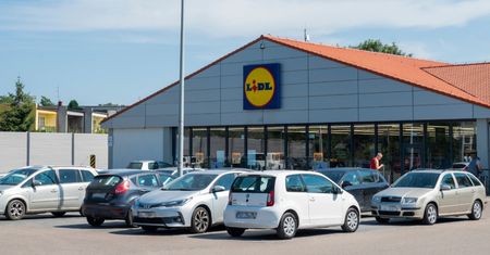 Nowy system na parkingach Lidla. Oto na czym polega