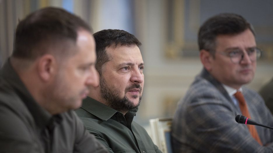 A handout photo made available by the Presidential Press Service shows Ukrainian President Volodymyr Zelensky speaks with Foreign Minister of Germany Annalena Baerbock (not pictured) during their meeting in Kyiv, Ukraine, 11 September 2023, amid the Russian invasion. German Foreign Minister Annalena Baerbock arrived in Ukraine's capital for an unannounced visit where she will meet with top Ukrainian officials. EPA/PRESIDENTIAL PRESS SERVICE HANDOUT HANDOUT EDITORIAL USE ONLY/NO SALES Dostawca: PAP/EPA.