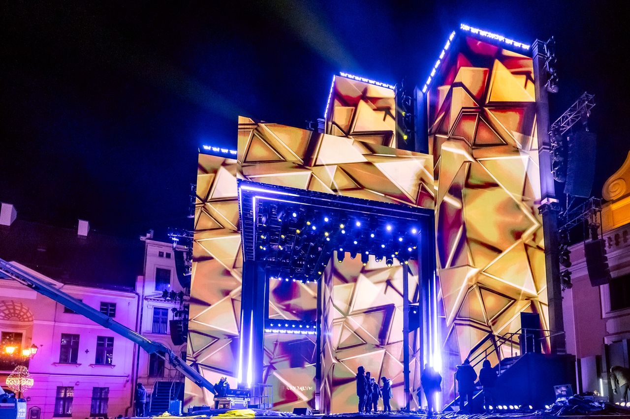 Sylwestrowa scena już prawie gotowa! Tłumy przywitają nowy rok w Toruniu