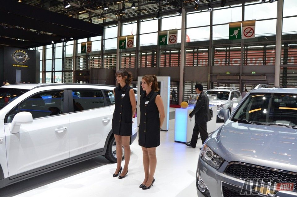 Hostessy z Paris Motor Show 2012 [galeria] 110