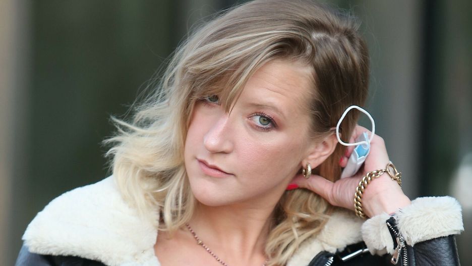Lara Gessler przed studiem DDTVNPHOTO: VIPHOTO/EAST NEWS  WARSZAWA 21.02.2021 ZNANI PRZED STUDIEM DZIEN DOBRY TVN N/Z: LARA GESSLERVIPHOTO