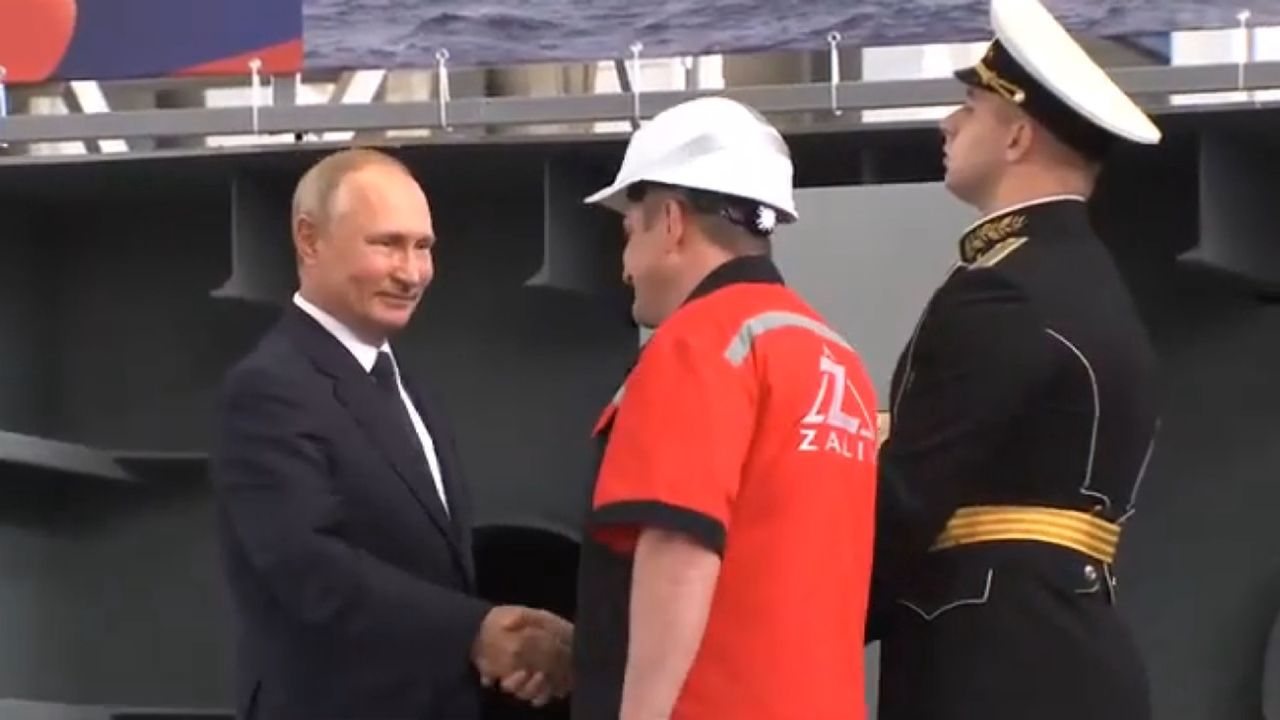 Rosja się zbroi. Rozpoczęto budowę sześciu okrętów. Putin: duży krok w rozwoju marynarki