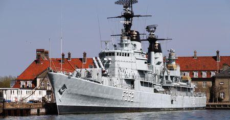 Duńska fregata dołącza do sił NATO na Bałtyku. Lecą też samoloty F-16
