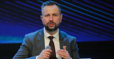 Nawrocki wetuje ustawę o SAFE. Szef MON zapowiada "plan B"