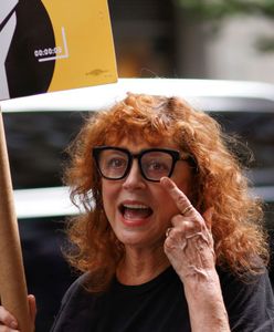 Fani wspierają Susan Sarandon seksownym filmikiem z jej udziałem. Syn aktorki ma tego dość