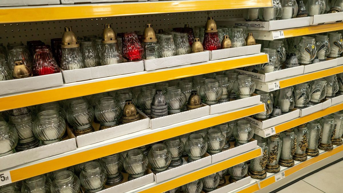 Ceny zniczy poszybowały w górę. Warto uważać na fałszywe promocje