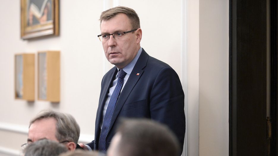 Maciej Ma�ecki
Warszawa, 27.12.2023. Pose� PiS Maciej Ma�ecki (C) podczas posiedzenia sejmowej Komisji do Spraw Energii, Klimatu i Aktyw�w Pa�stwowych, 27 bm. w Sejmie w Warszawie. Pos�owie zajmuj� si� rozpatrzeniem i zaopiniowaniem dla Komisji Finans�w Publicznych rz�dowego projektu ustawy bud�etowej na rok 2024. (obm/awol) PAP/Marcin Obara
Marcin Obara
10 10. X, aktywa, bud�et, energia, kadencja, kadencji, komisja, polityk, polityka, posiedzenie, sejm, sejmowa