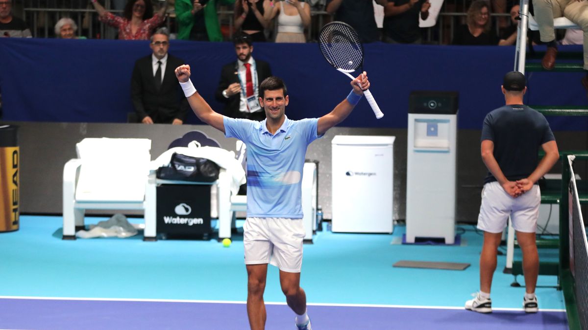 Serbia's Novak Djokovic celebrate winning against Marin Cilic of Croatia during the final match of the Tel Aviv Watergen open tournament in Tel Aviv, Israel, 02 October 2022. EPA/ABIR SULTAN Dostawca: PAP/EPA.