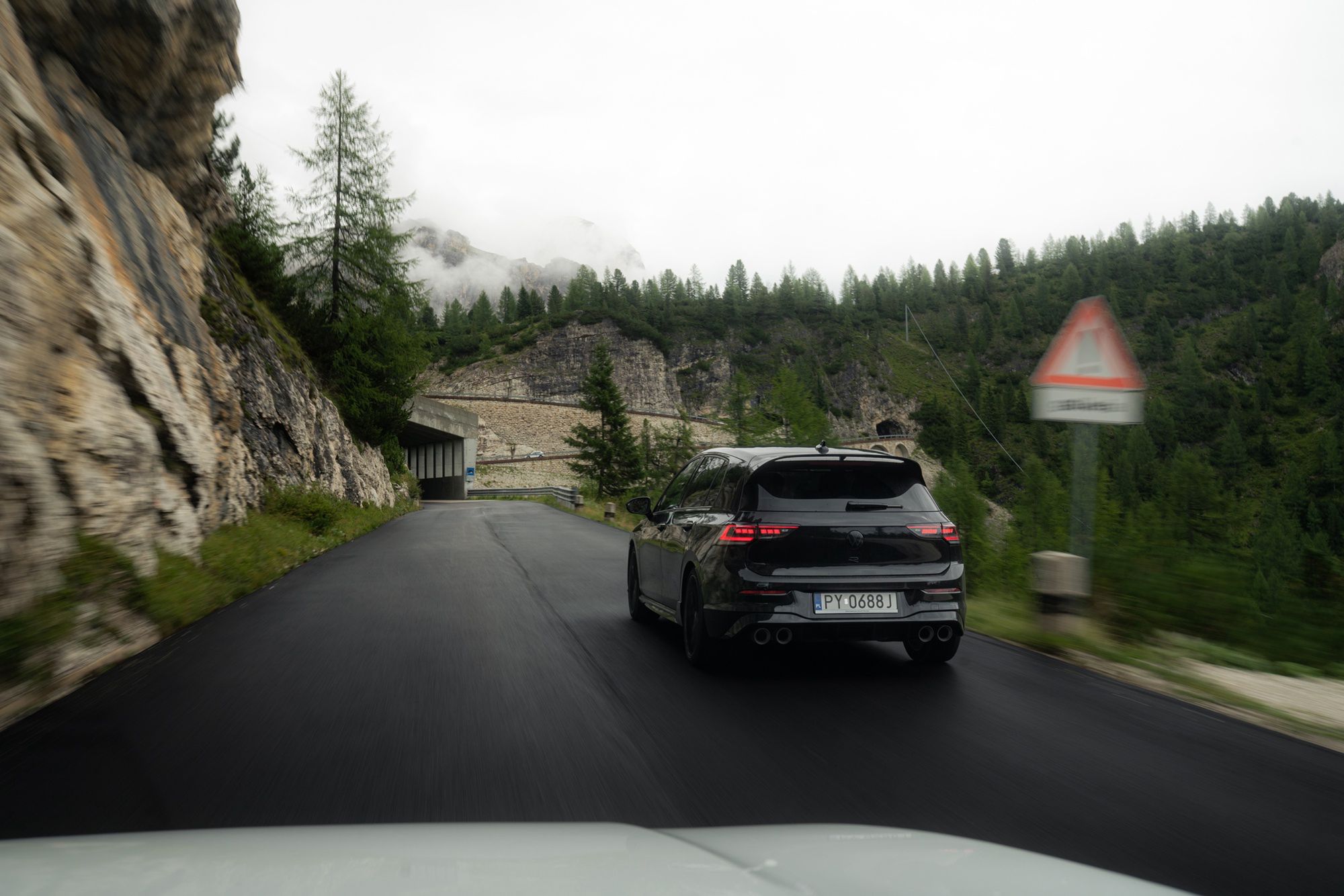 Gran turismo: Volkswagen Golf GTI Clubsport i R w Alpach