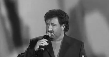 Krzysztof Krawczyk. Znasz jego utwory? Spróbuj dokończyć tekst