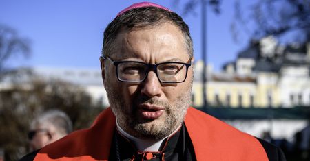 Nuncjusz na Ukrainie o pokoju. "Potrzebne jest spotkanie twarzą w twarz z Putinem"
