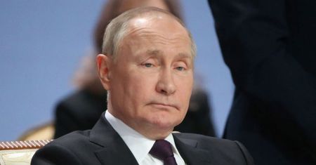 Putin nagradza kobiety, które urodziły więcej niż 10 dzieci. Ma jeden cel