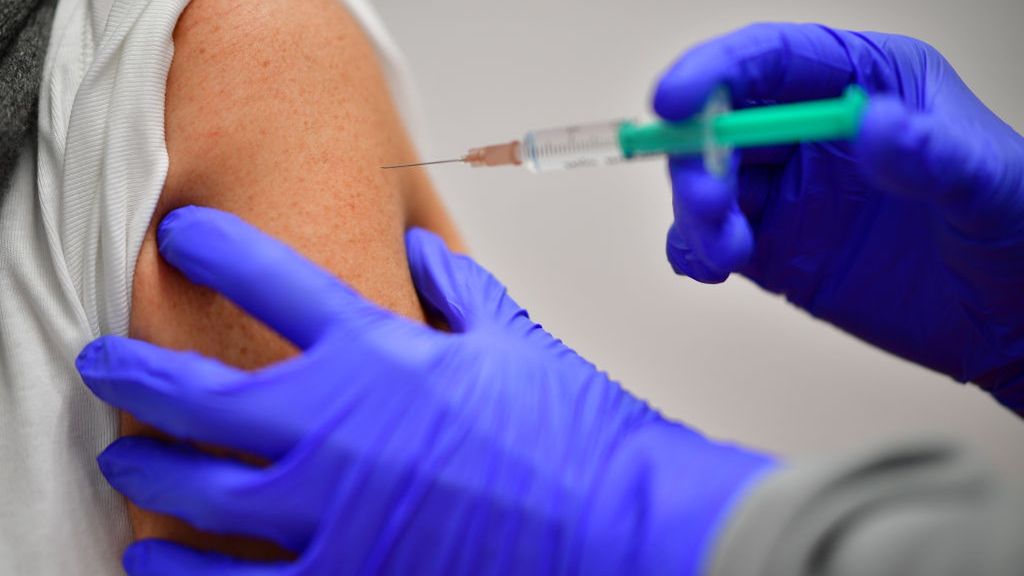 Szczepionka przeciw COVID-19. WHO mówi o skutkach ubocznych i apeluje do władz