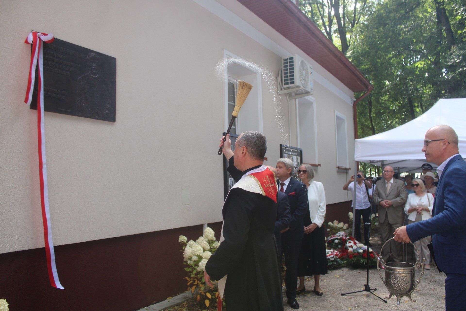 Odsłonięcie tablicy Ryszarda Kaczorowskiego w Wielopolu