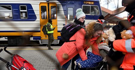 Kobieta przyjęła uchodźców. Do drzwi zapukała policja i opieka społeczna