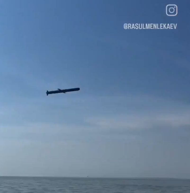 Russian Kalibr cruise missile sightings: Fishermen capture low-altitude flights