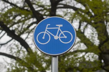 Drogi rowerowe na ul. Waltera-Janke, Krzemienieckiej i Szczecińskiej w Łodzi już praktycznie gotowe. Kilka kolejnych jest w trakcie budowy