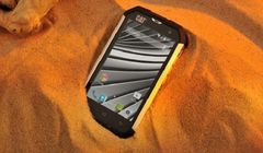 Cat B15Q - wytrzymały smartfon Caterpilara za 1399 zł (wideo)