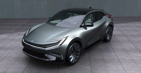 Toyota bZ Compact SUV będzie kolejnym elektrykiem marki. Prezentuje się odważnie