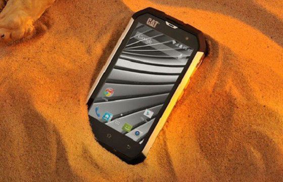 Cat B15Q - wytrzymały smartfon Caterpilara za 1399 zł (wideo)
