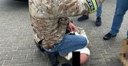 Warszawa: Oszust zatrzymany z reklamówką pełną kasy. W siatce było blisko 370 tysięcy złotych