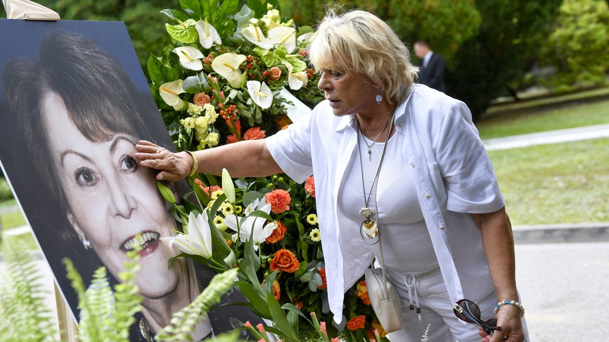 Dorota Stalińska na pogrzebie Igi Cembrzyńskiej