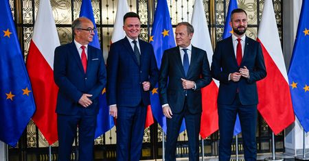 Ucieranie nowej koalicji. Tusk i liderzy układają relacje, karuzela nazwisk zwalnia