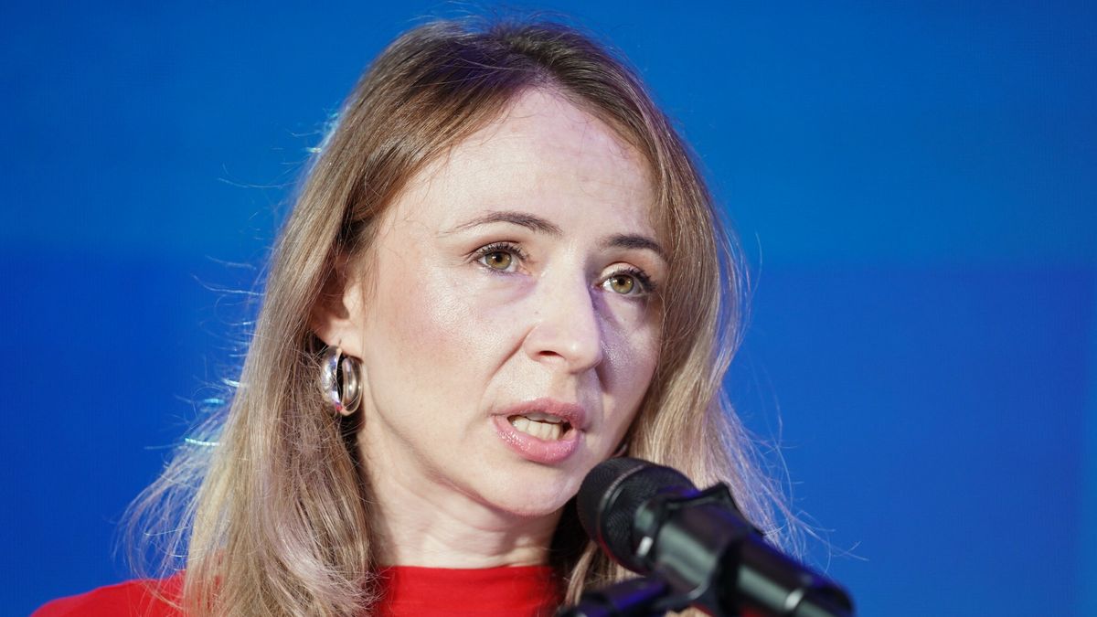 Minister Agnieszka Dziemianowicz-Bąk