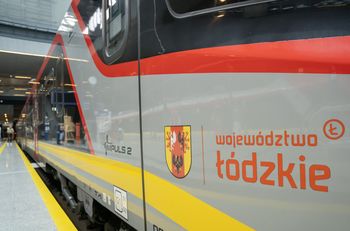 Łódzkie staje się coraz bardziej "kolejowym" województwem. Nowe trasy, nowe pociągi i horyzontalny rozkład jazdy