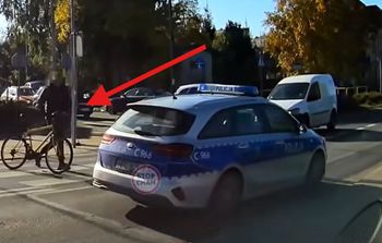 Radiowóz nagrany. Policja nie przepuściła pieszego