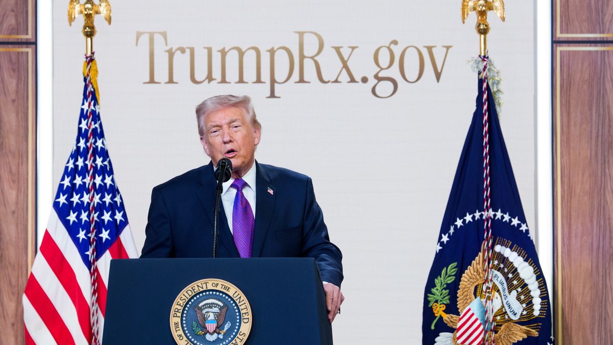 Donald Trump ogłasza rządową stronę z tanimi lekami "TrumpRx" 
