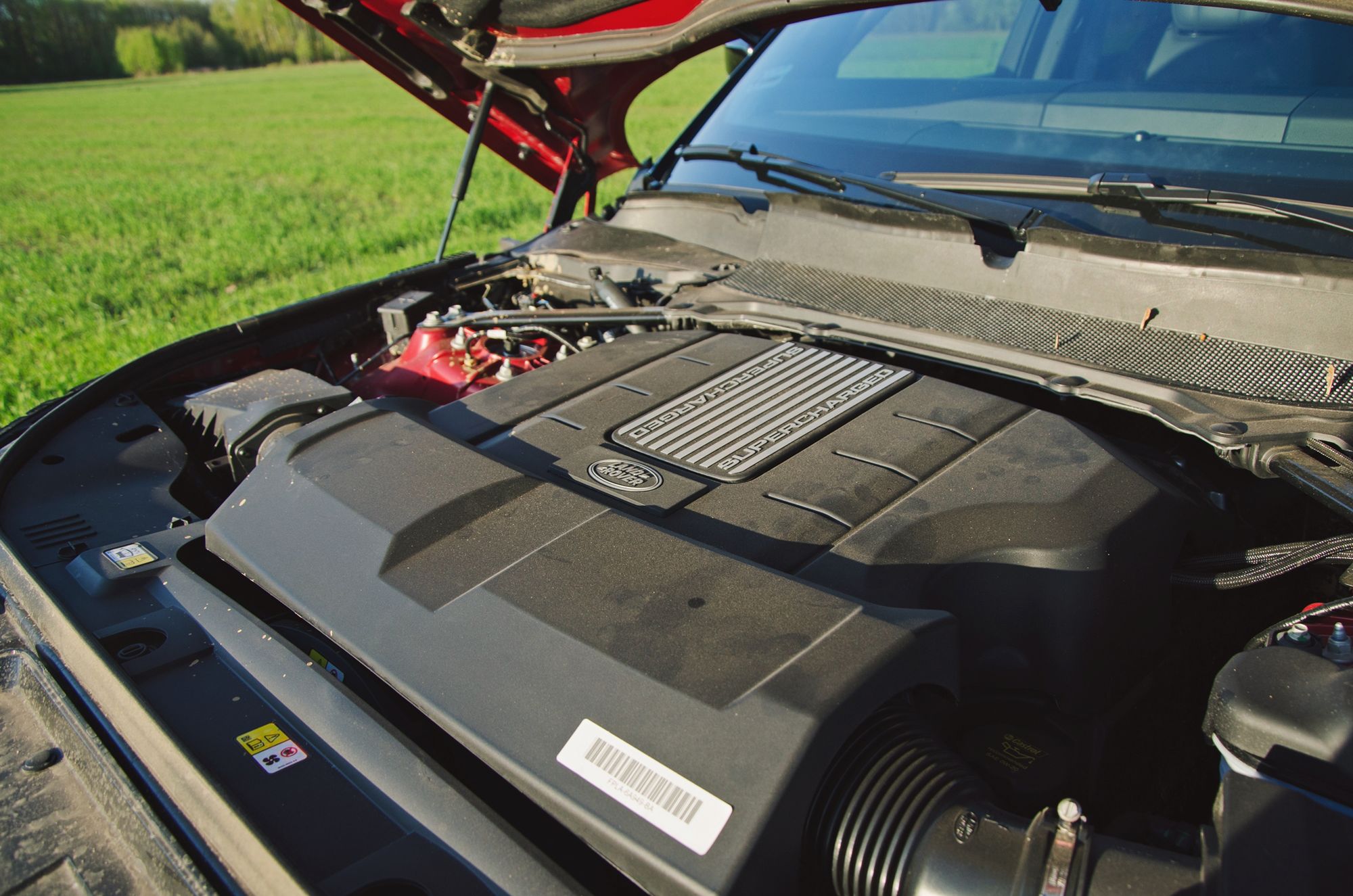 Doładowane 5-litrowe V8 to subiektywnie 1/3 wartości tego samochodu