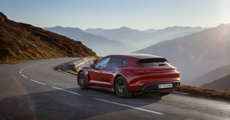 Porsche Taycan Sport Turismo to kombi, ale tylko na asfalt. Dołącza też wersja GTS