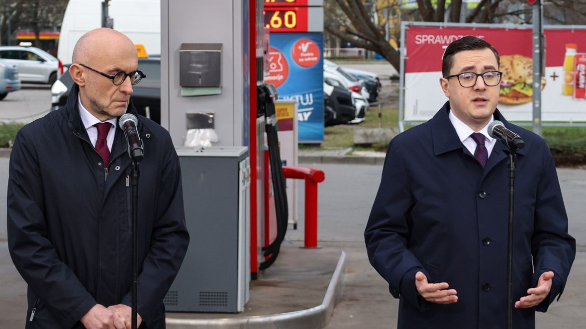 Minister energii Miłosz Motyka (P), Ireneusz Fąfara (L)