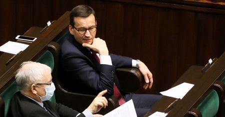 Jarosław Kaczyński w rządzie? "Będzie nim kierował z bocznego siedzenia"
