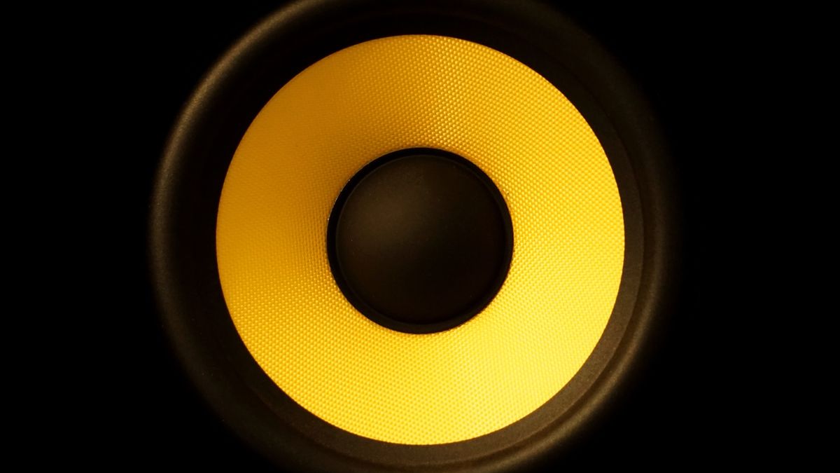 LG G8 ThinQ z ekranem, który jest jednocześnie głośnikiem. Firma zapowiada Crystal Sound OLED 1