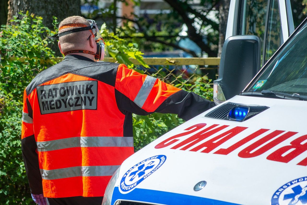 Mimo reanimacji nie udało się uratować 59-latka, który spadł z dużej wysokości na budowie w Czechowicach Dziedzicach.