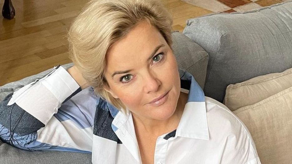 Te ubrania z szafy Moniki Richardson to ponadczasowa klasyka 