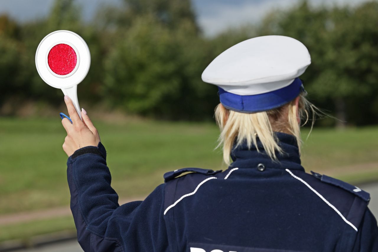 Zaborze: Mundurowi z komendy wraz z dziećmi prowadzili kontrole