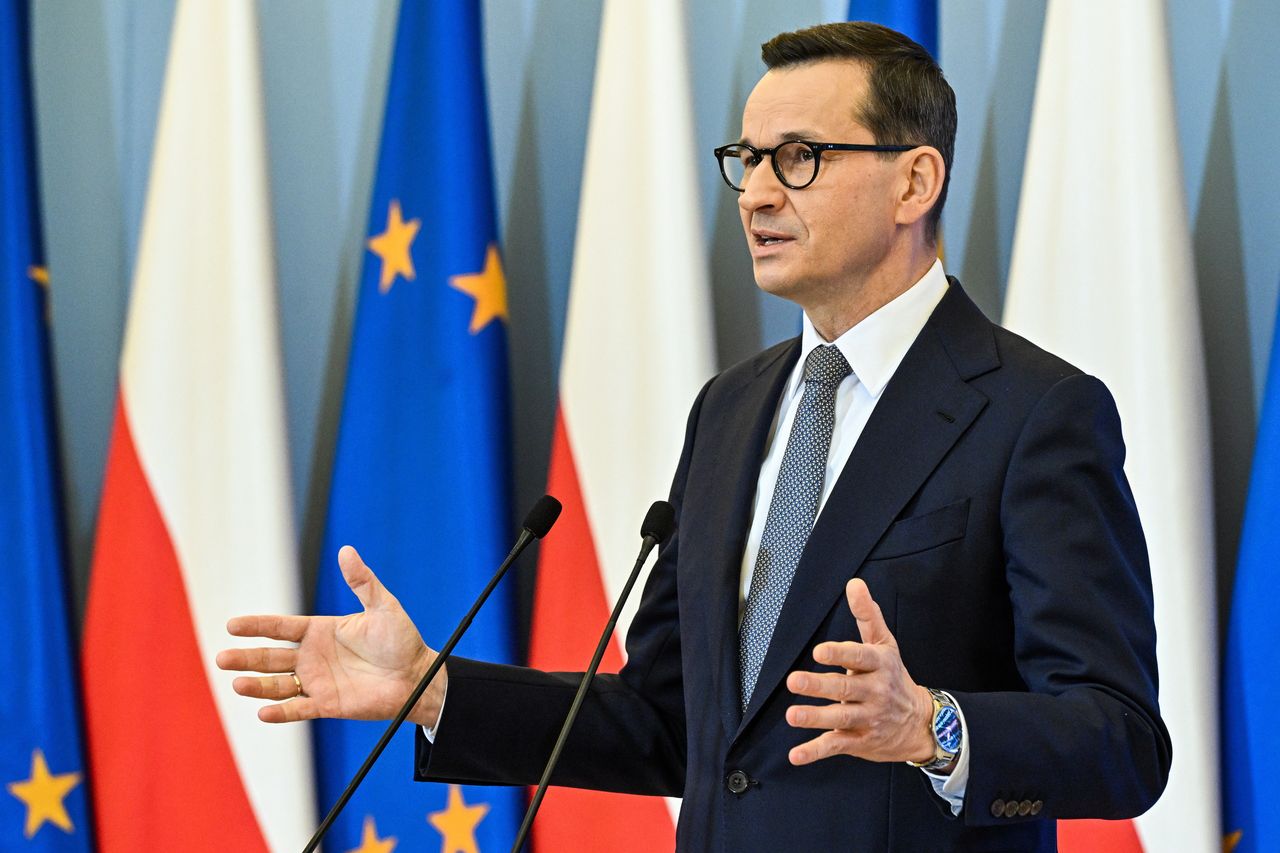 Morawiecki chce komisji śledczej ws. wiatraków. "Nie ma wstydu"