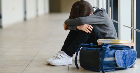 Piekło w szkole we Wrocławiu. 9-latek dotkliwie pobity
