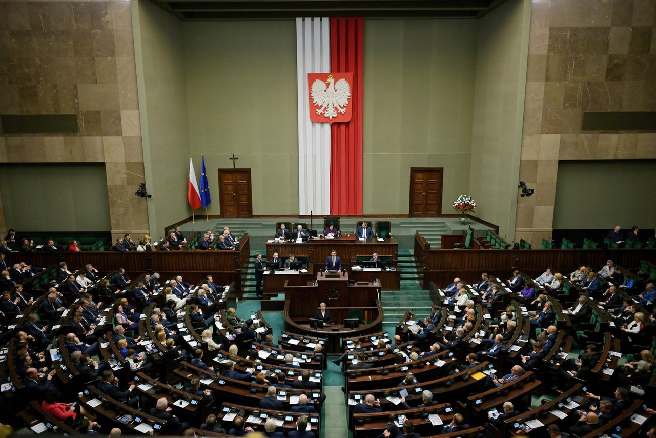 Sejm przyjął uchwałę dotyczącą potępienia zbrodni ludobójstwa na terenie Ukrainy przez aklamację 