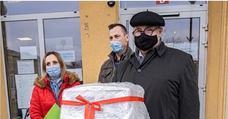 Piękna historia z Warszawy. W branży kryzys, a on oddaje szpitalowi respirator
