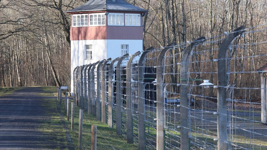 Holocaust Memorial Day -Buchenwald
27 January 2024, Thuringia, Weimar: Barbed wire and a former watchtower fence off the former Buchenwald concentration camp. In October 2005, the United Nations proclaimed January 27 as Holocaust Remembrance Day. On January 27, 1945, Red Army soldiers liberated the survivors of the German concentration and extermination camp Auschwitz in occupied Poland. Photo: Bodo Schackow/dpa 
Dostawca: PAP/DPA
Bodo Schackow
National Socialism
